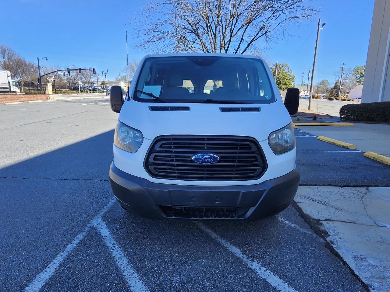 Ford Transit 250 Van Low Roof 60/40 Pass.130-in. WB 2017