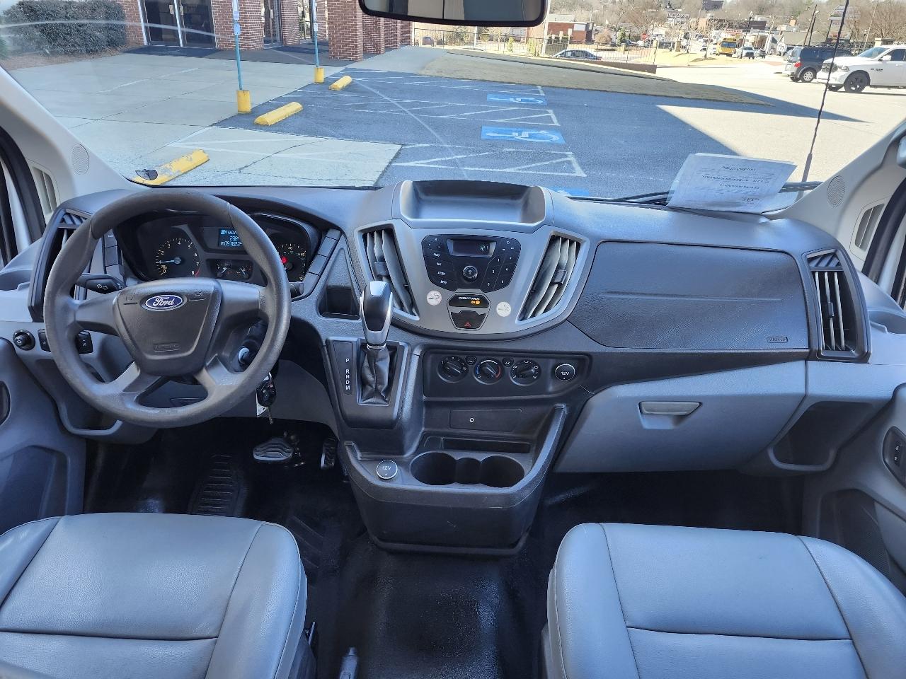 Ford Transit 250 Van Low Roof 60/40 Pass.130-in. WB 2017