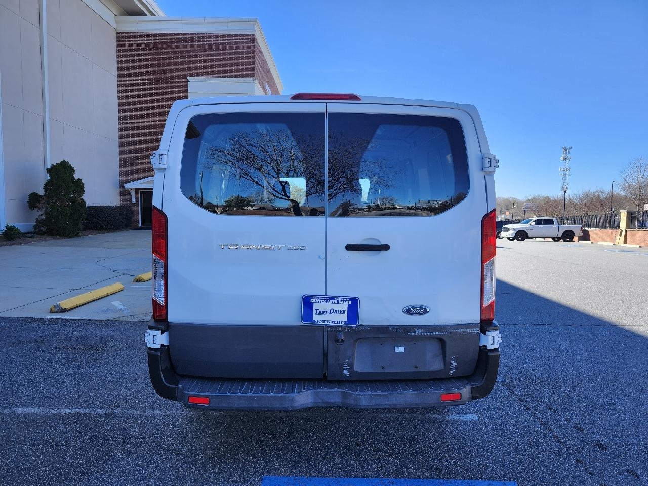 Ford Transit 250 Van Low Roof 60/40 Pass.130-in. WB 2017