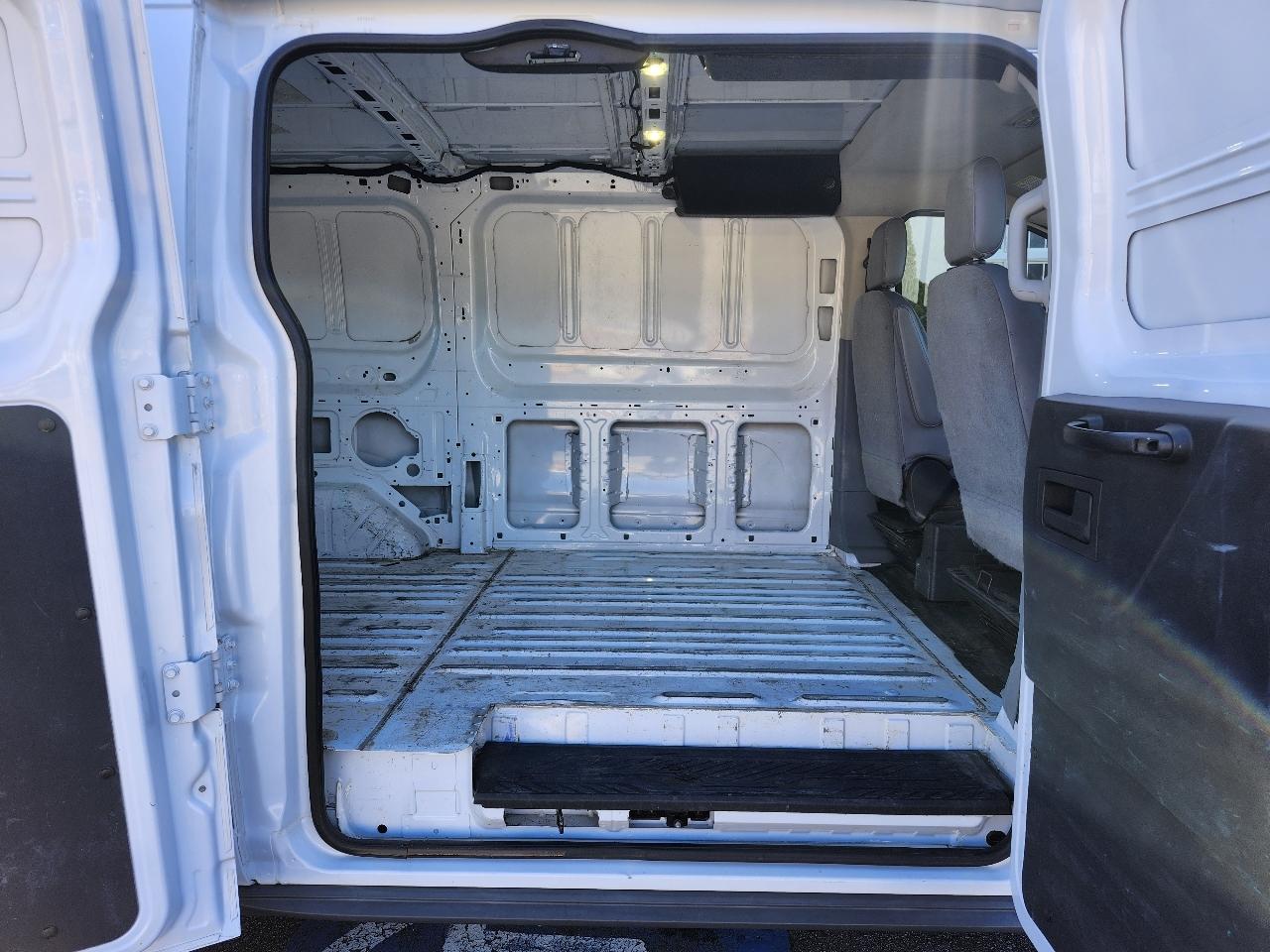 Ford Transit 250 Van Low Roof 60/40 Pass.130-in. WB 2017