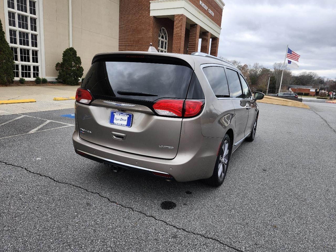 Chrysler Pacifica Limited 2018