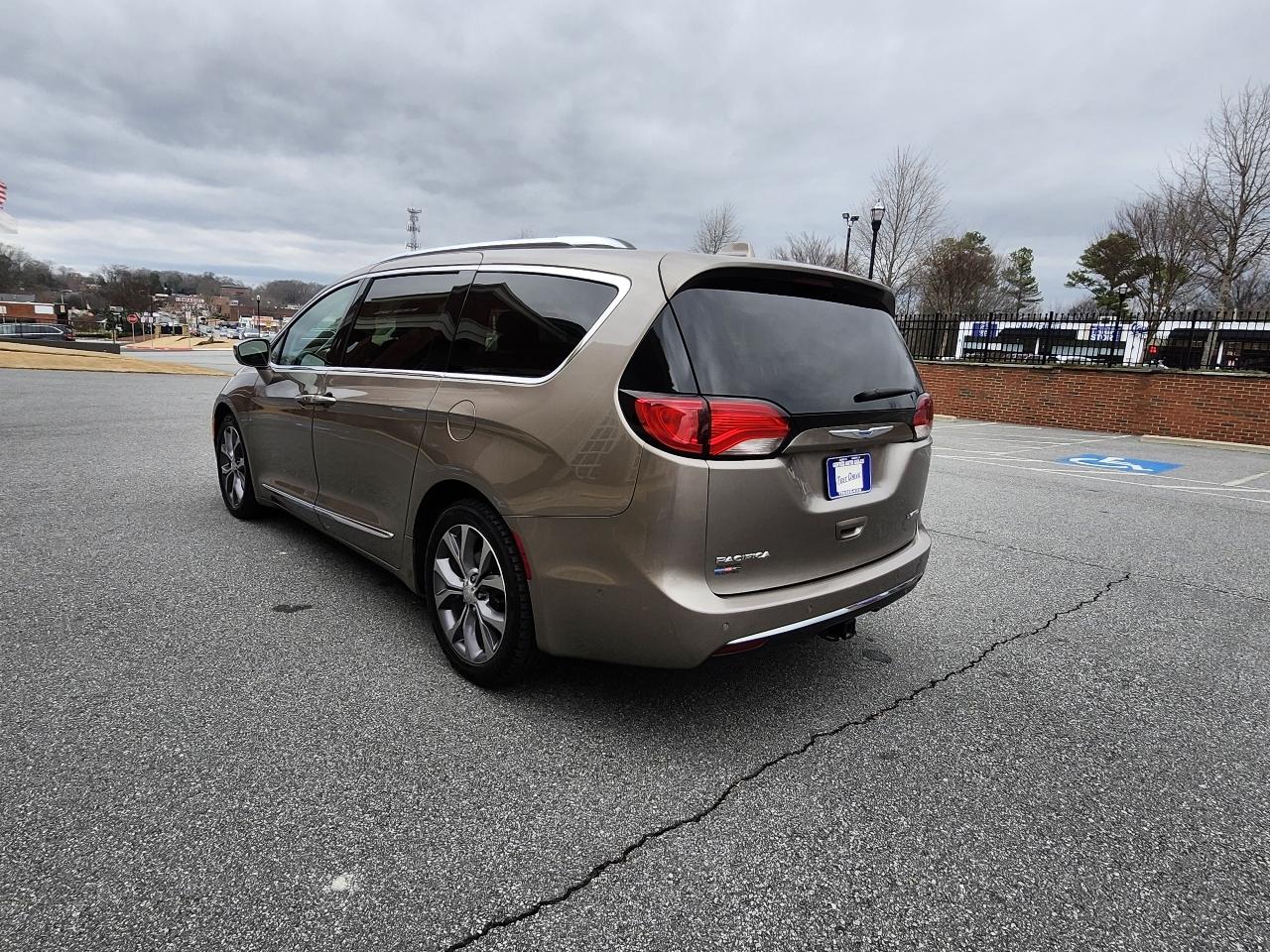 Chrysler Pacifica Limited 2018