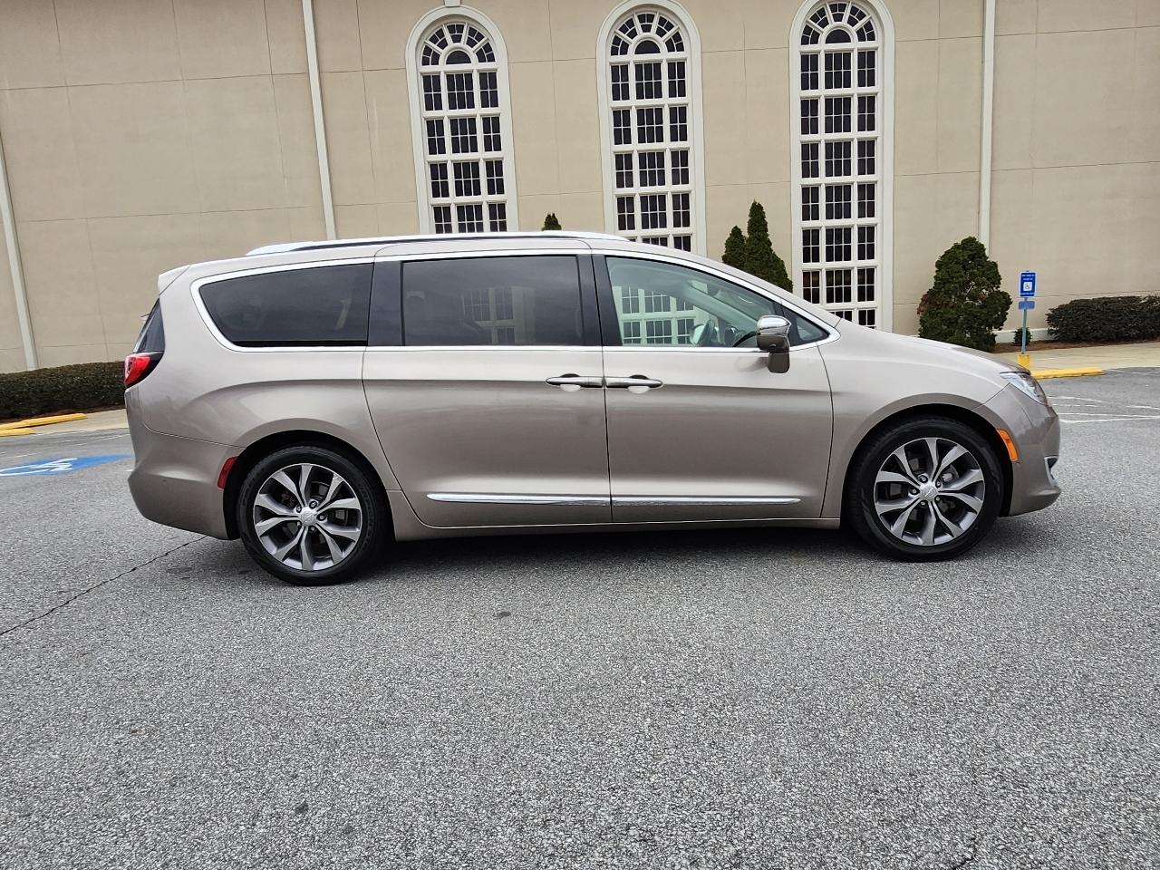 Chrysler Pacifica Limited 2018