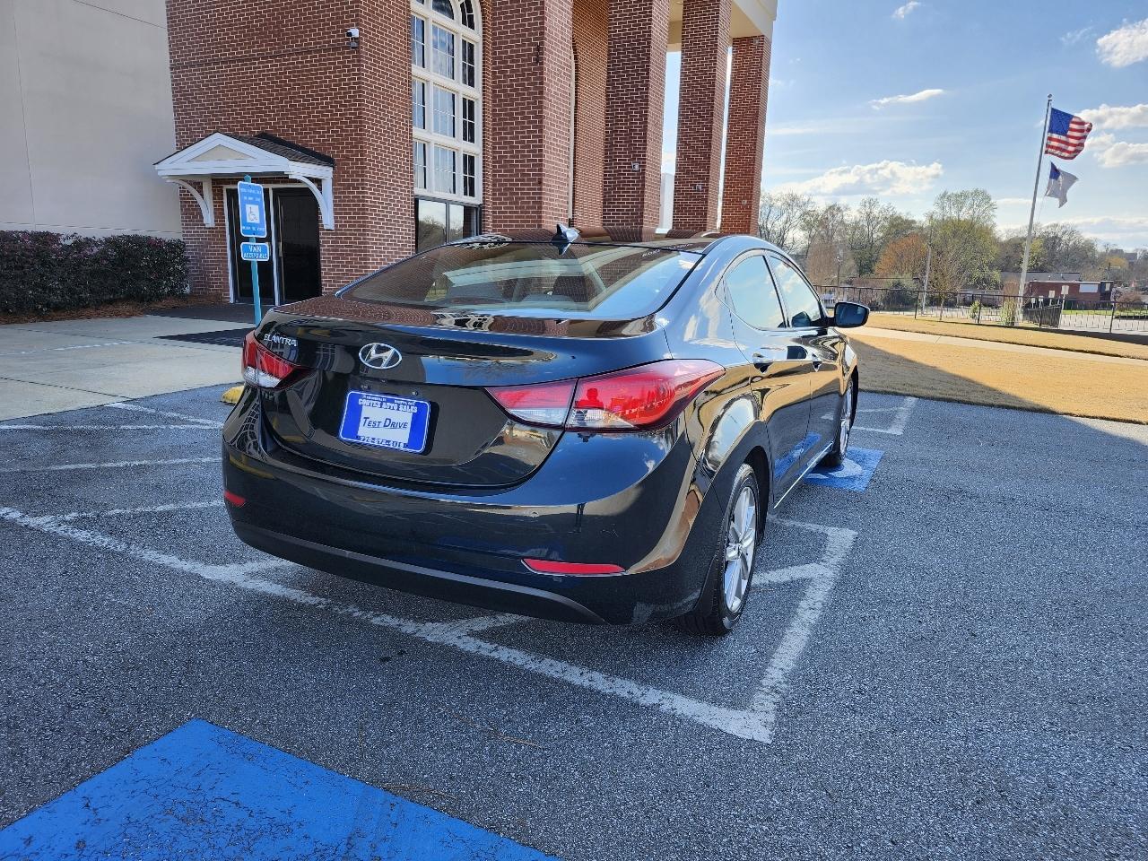 Hyundai Elantra SE 6AT 2016