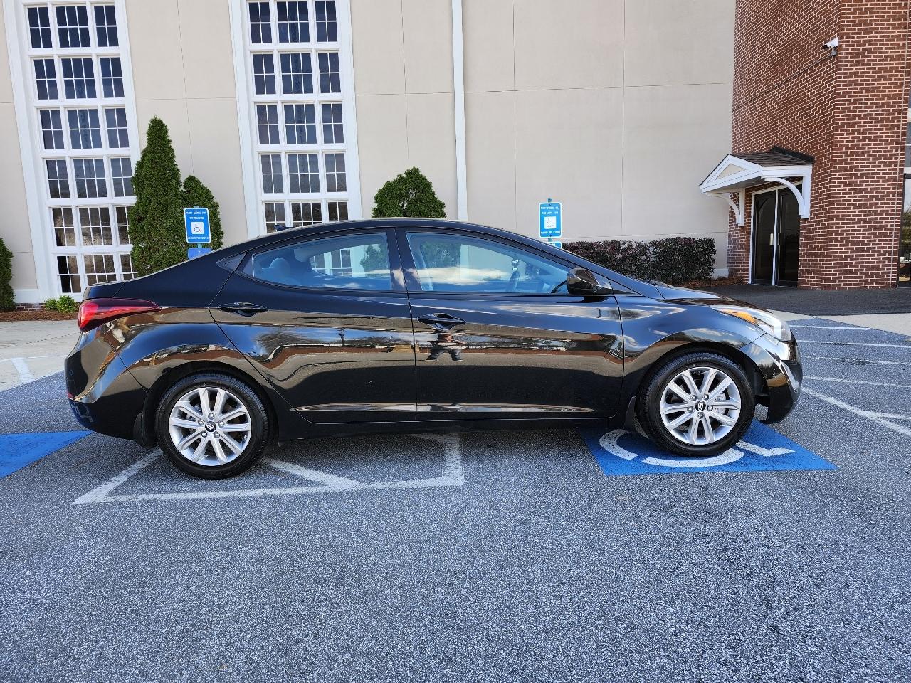 Hyundai Elantra SE 6AT 2016