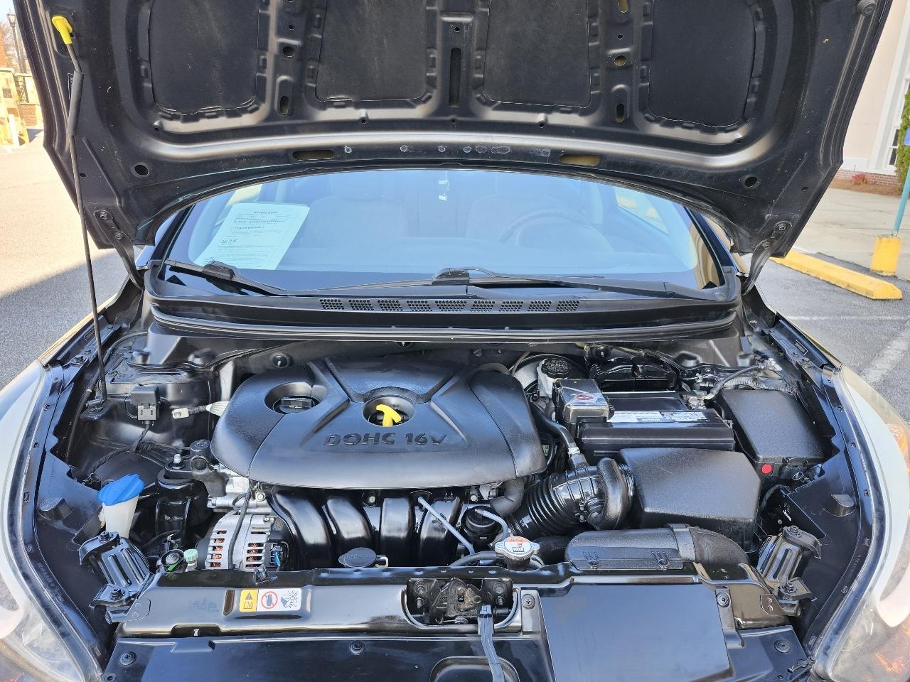 Hyundai Elantra SE 6AT 2016