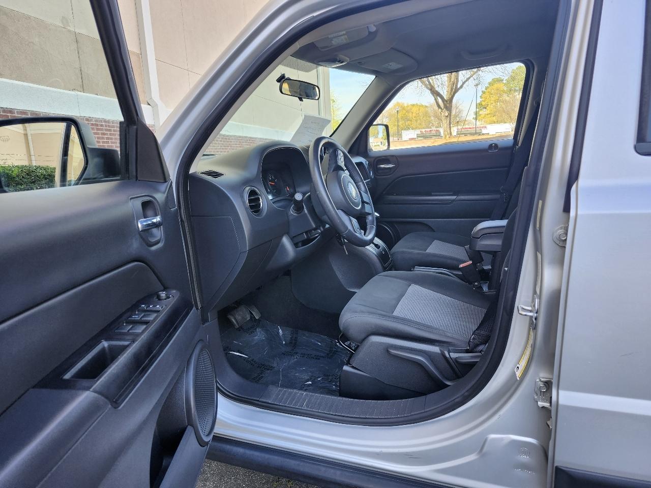 Jeep Patriot Latitude 2WD 2013