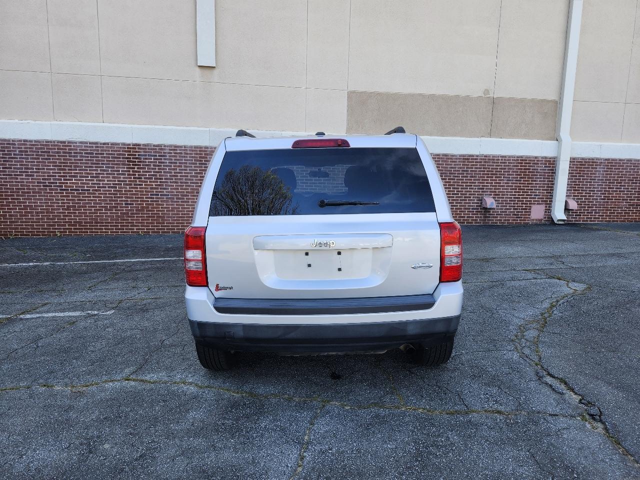 Jeep Patriot Latitude 2WD 2013