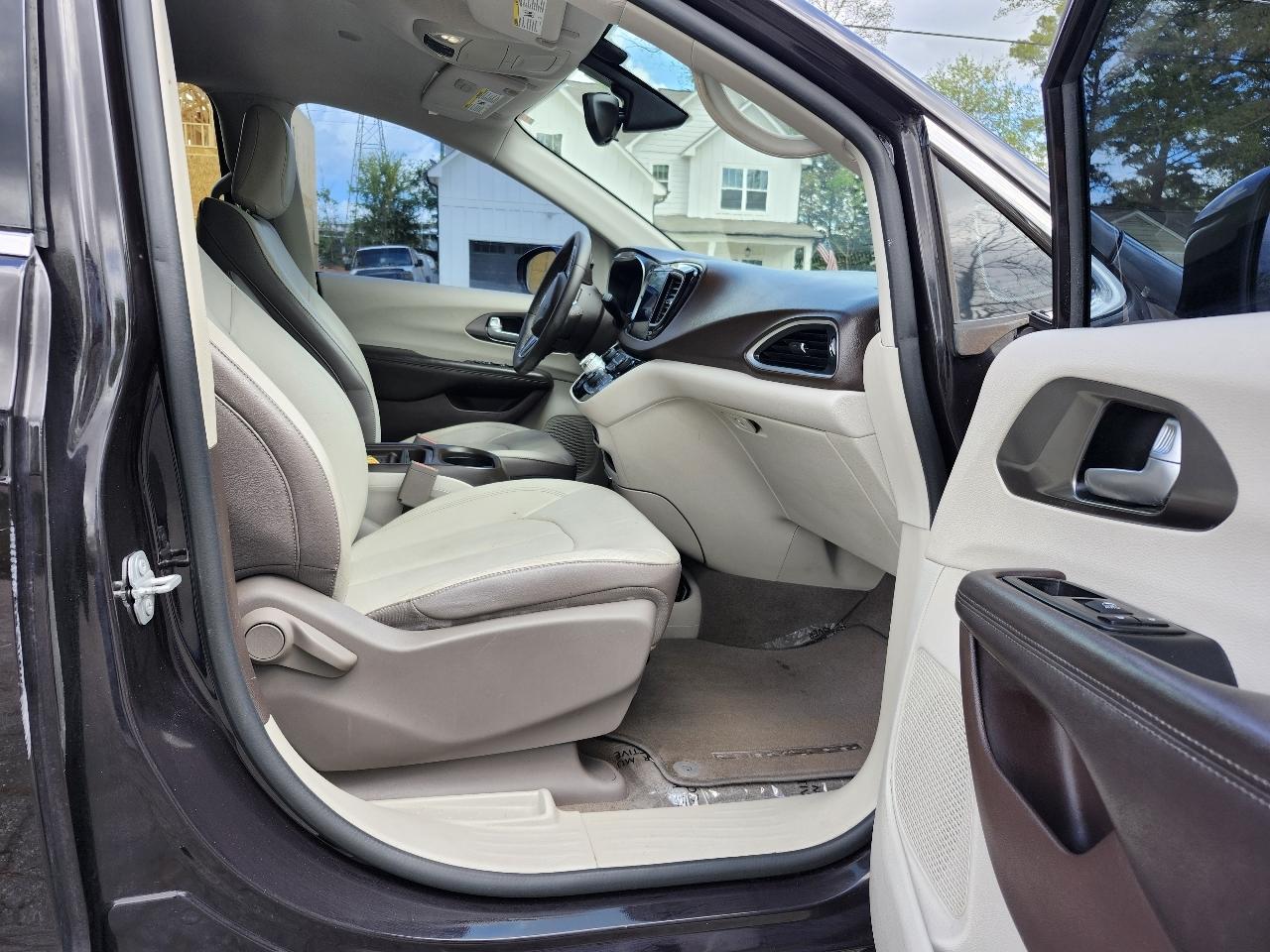 Chrysler Pacifica Touring-L 2017