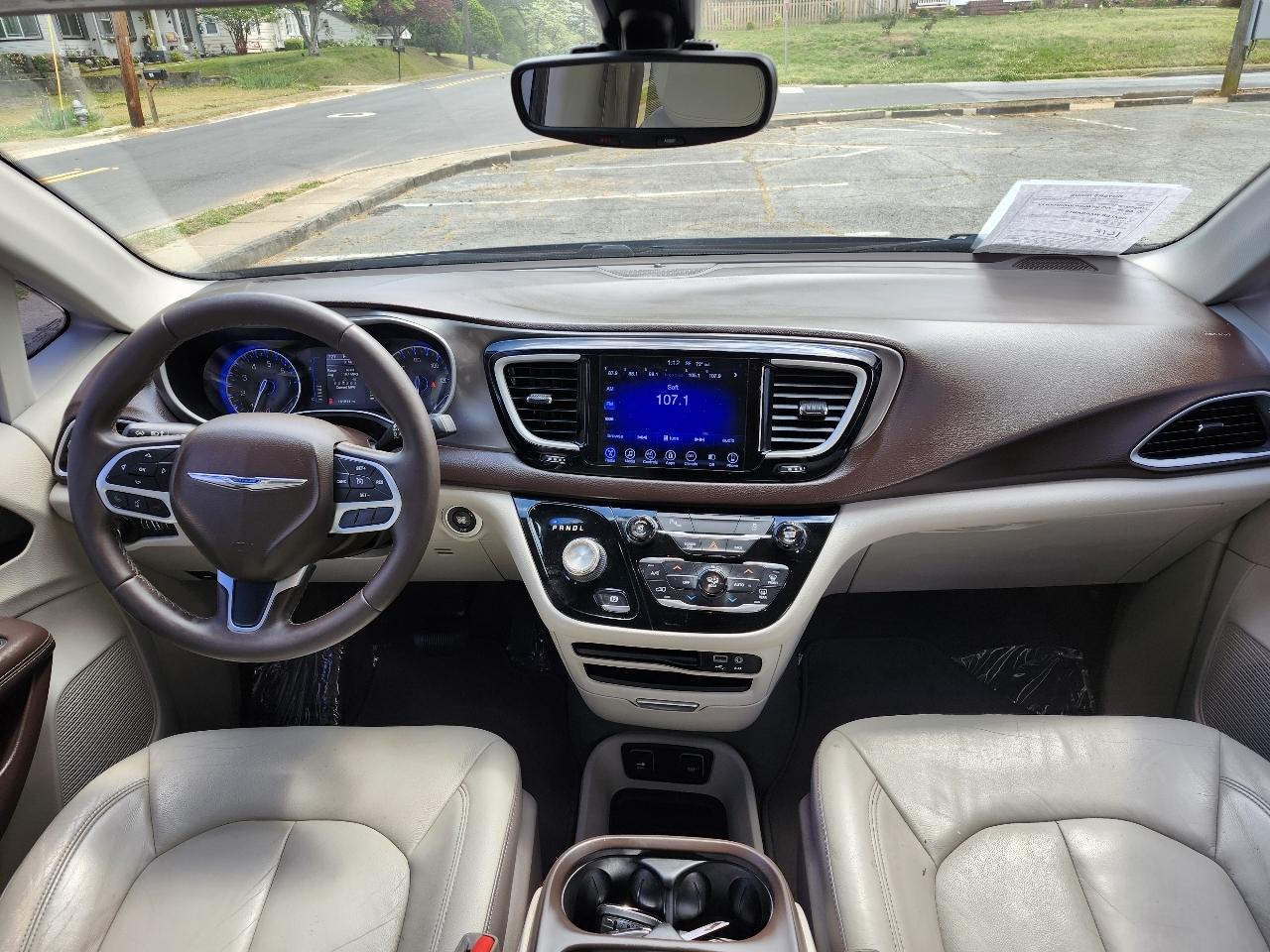 Chrysler Pacifica Touring-L 2017