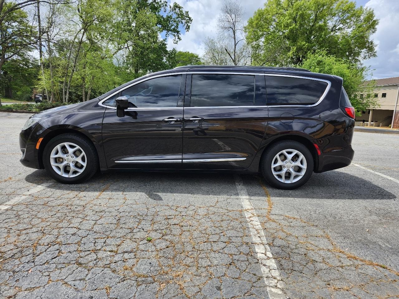 Chrysler Pacifica Touring-L 2017
