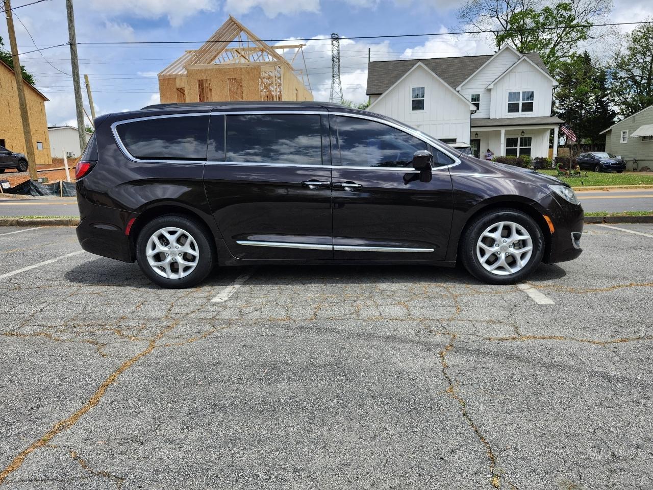 Chrysler Pacifica Touring-L 2017