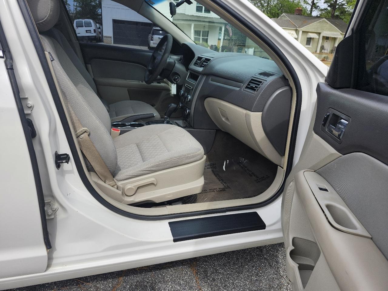 Ford Fusion SE 2012