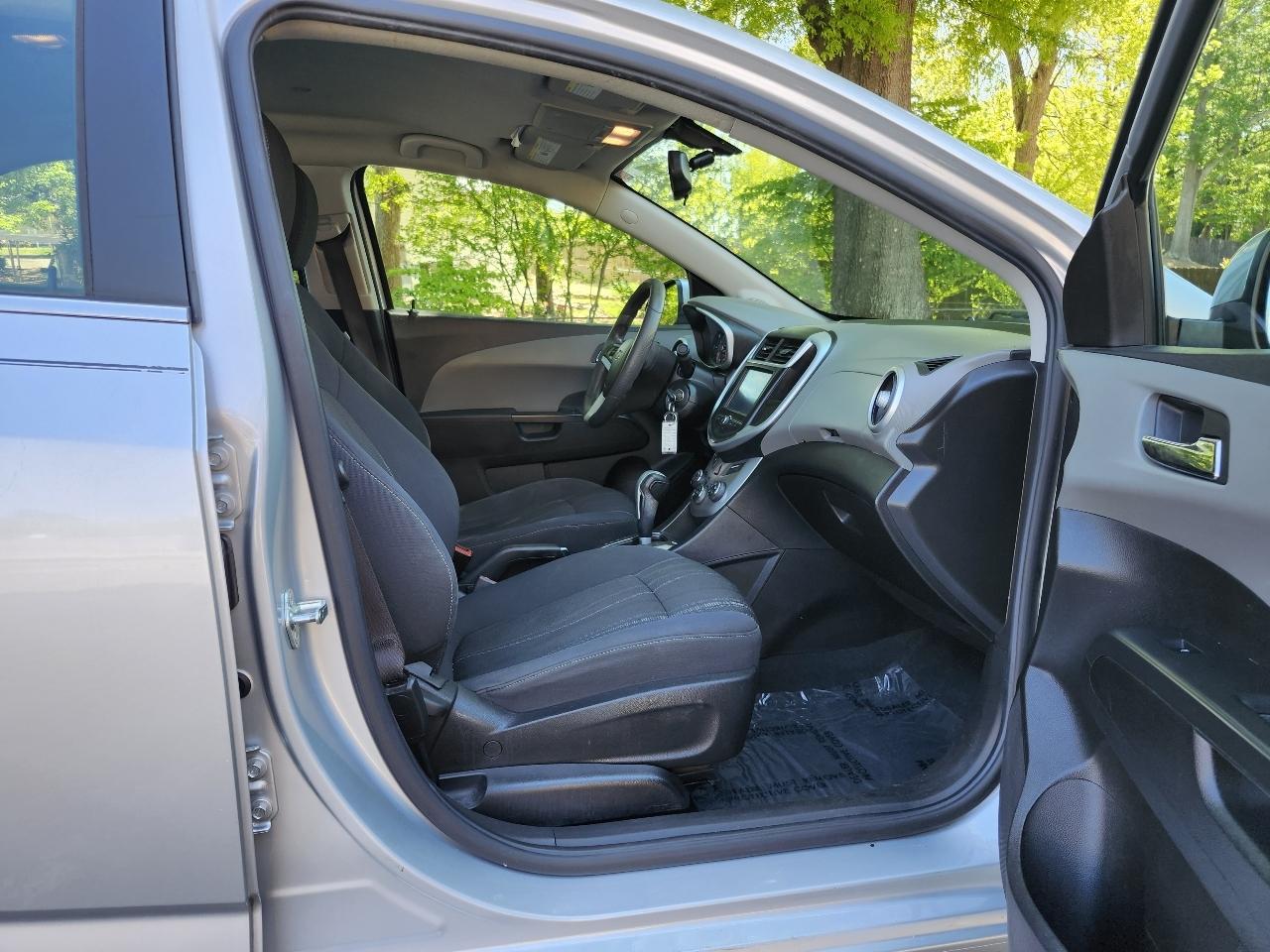 Chevrolet Sonic LT Auto Sedan 2017