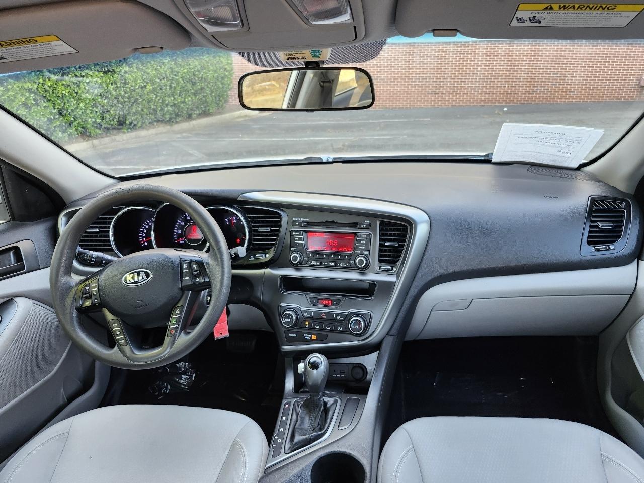 Kia Optima LX MT 2013