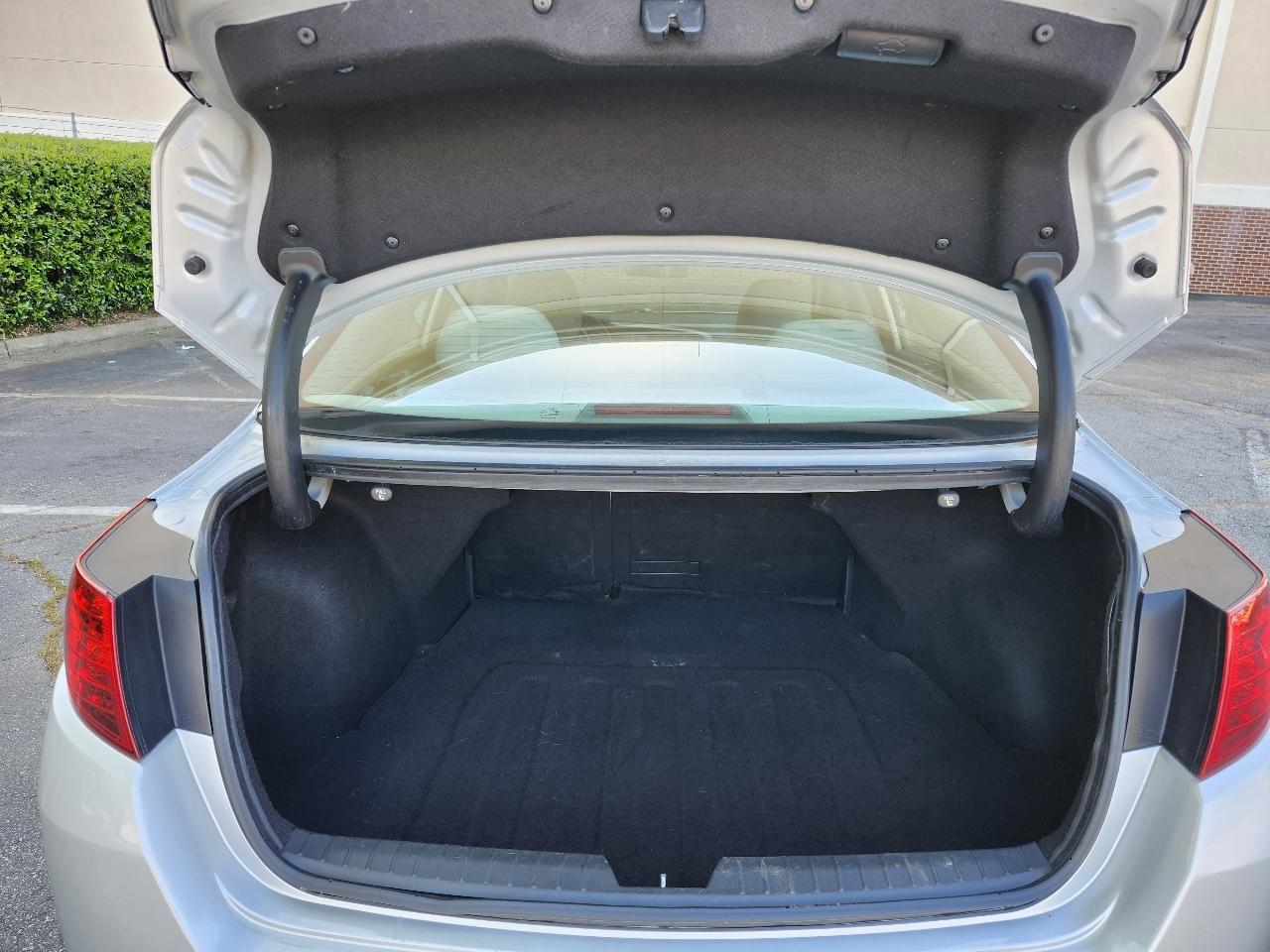 Kia Optima LX MT 2013