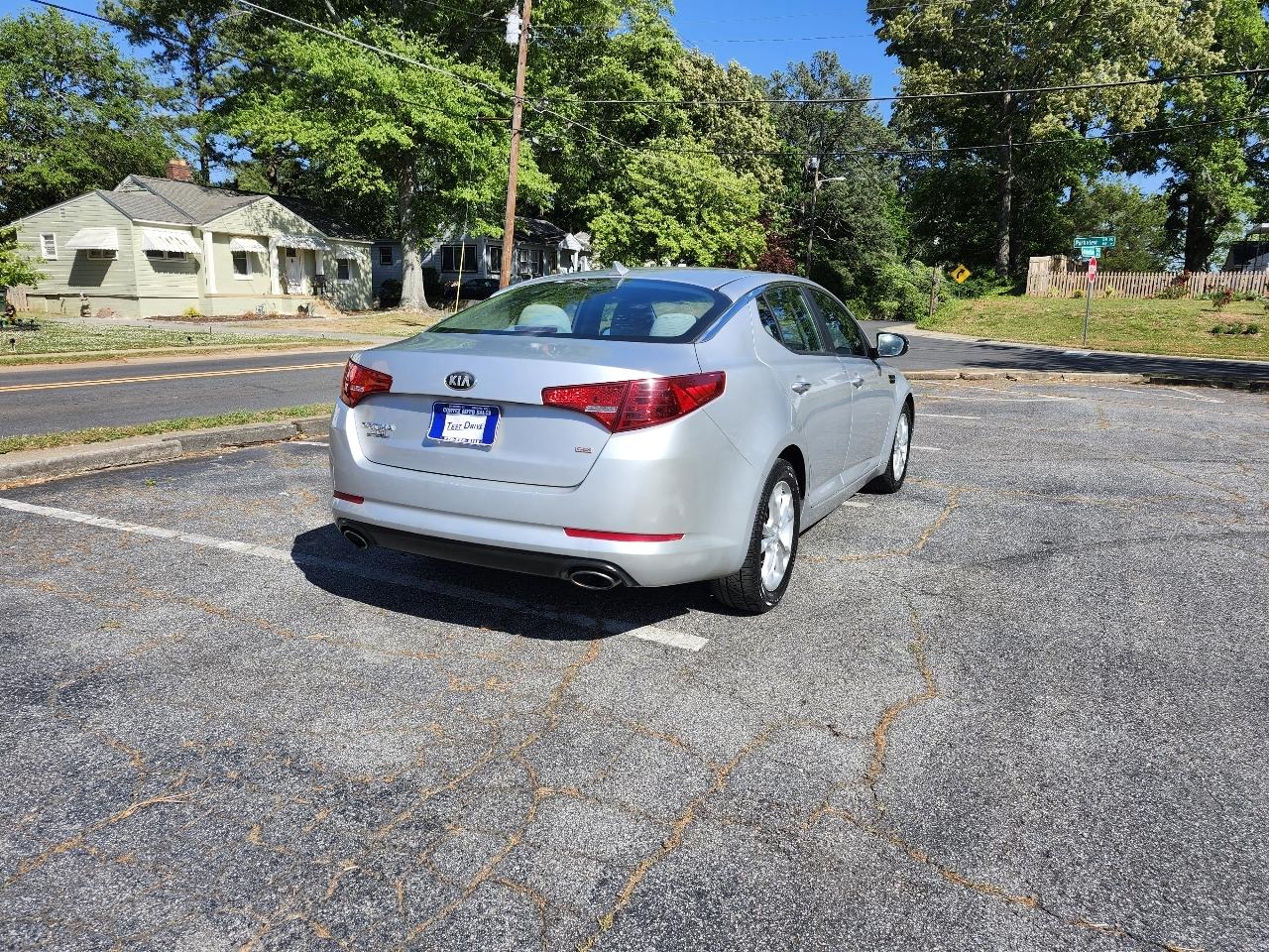 Kia Optima LX MT 2013