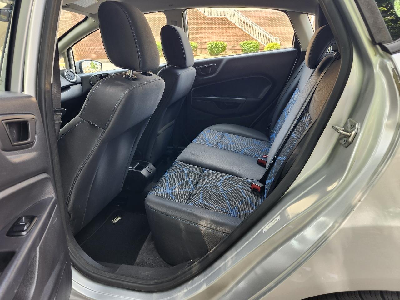 Ford Fiesta SE Hatchback 2012