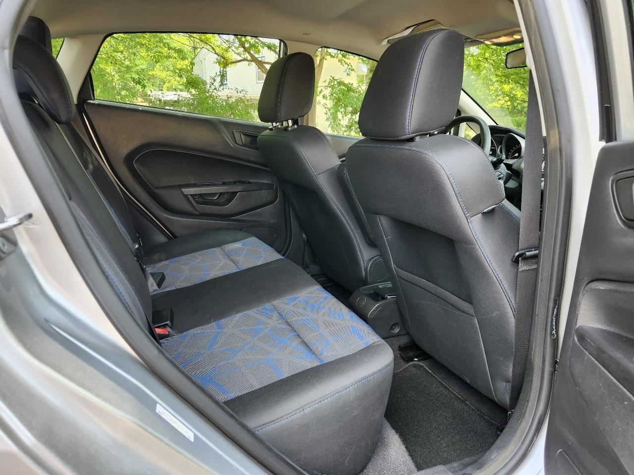 Ford Fiesta SE Hatchback 2012