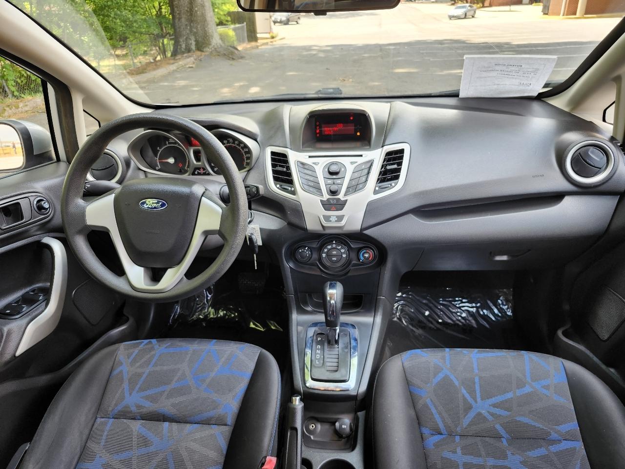 Ford Fiesta SE Hatchback 2012