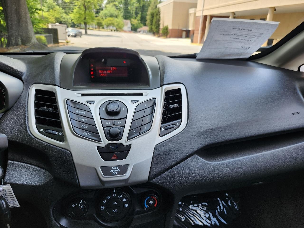 Ford Fiesta SE Hatchback 2012