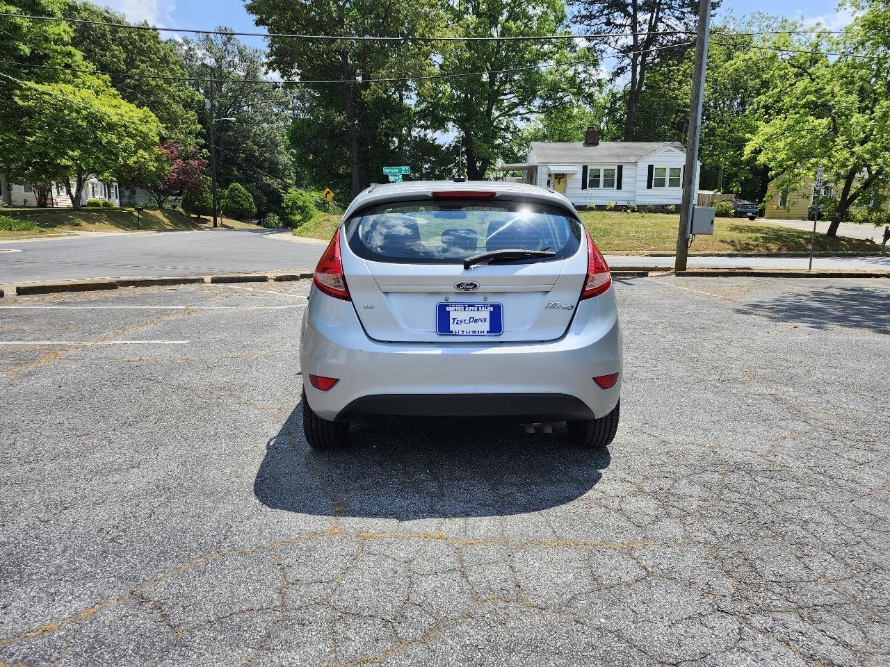 Ford Fiesta SE Hatchback 2012