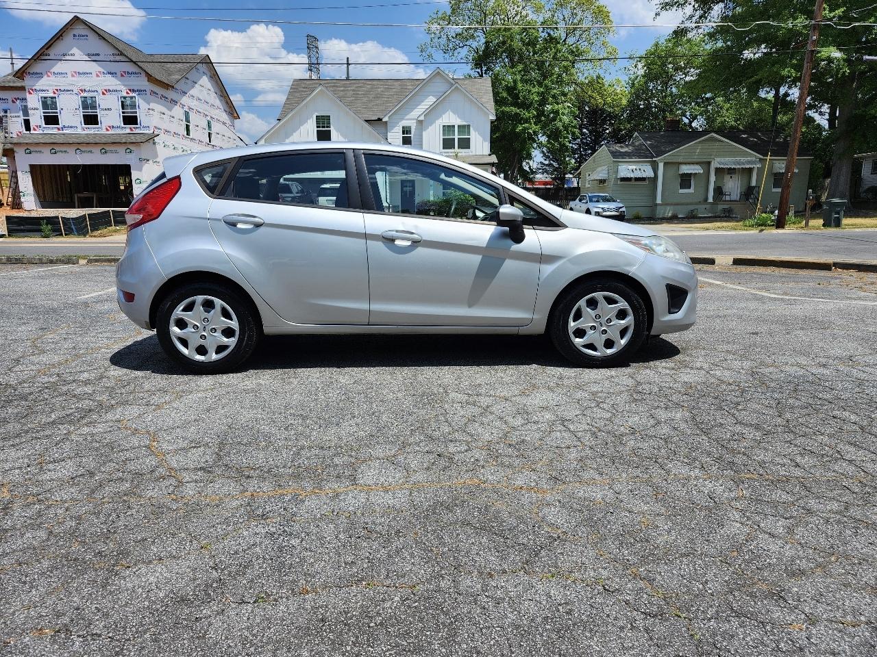 Ford Fiesta SE Hatchback 2012