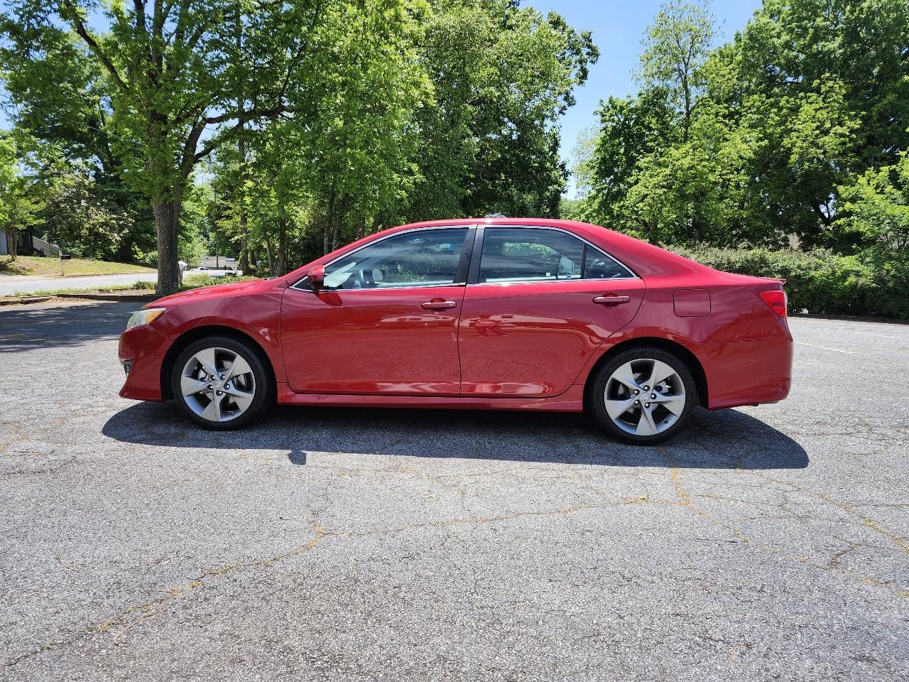 Toyota Camry XLE V6 2014