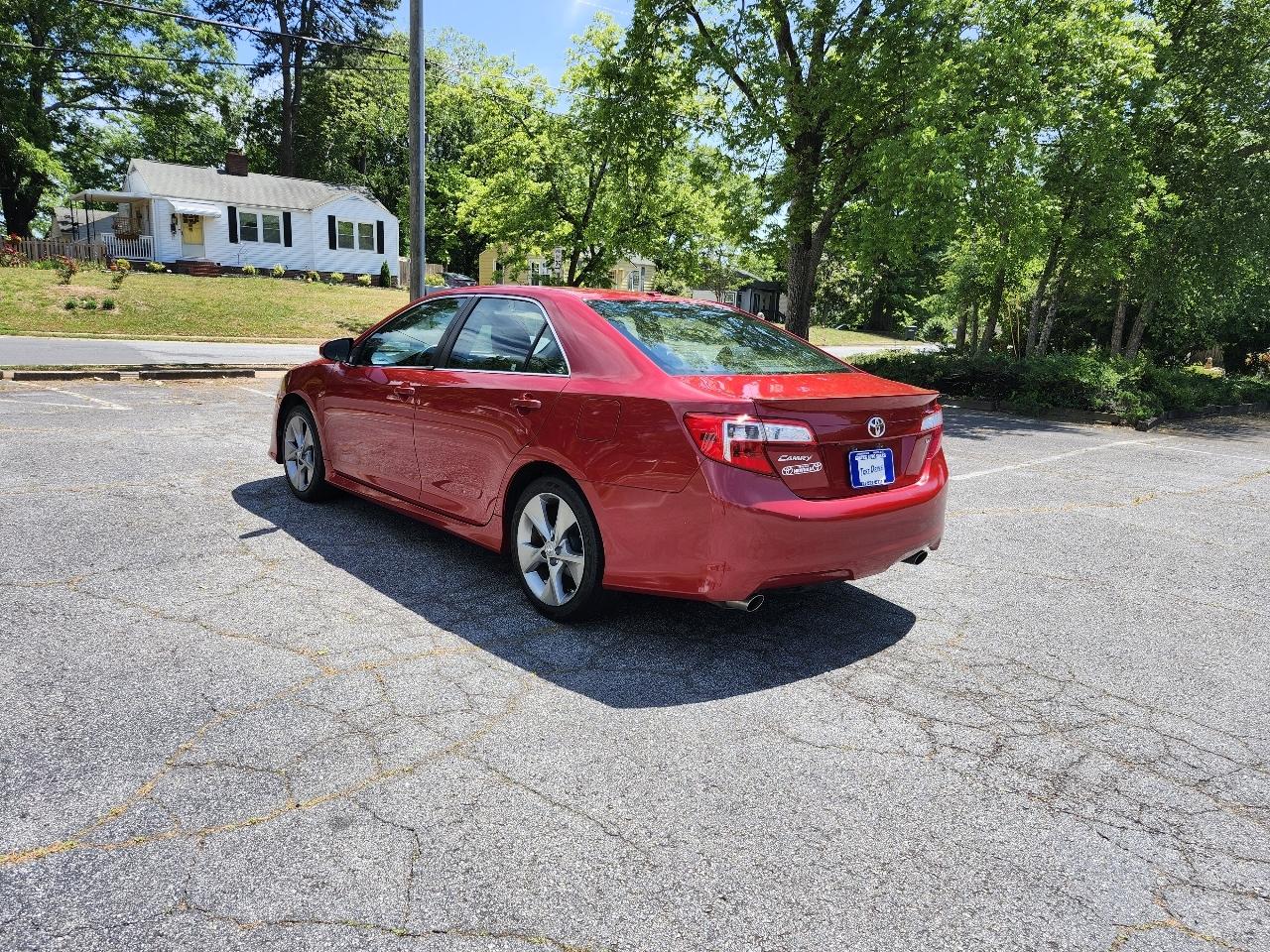 Toyota Camry XLE V6 2014