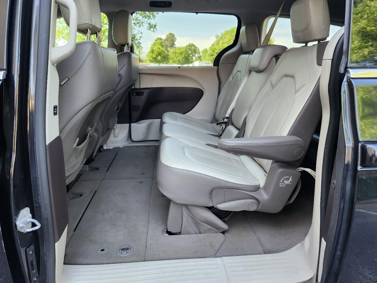 Chrysler Pacifica Touring-L 2017