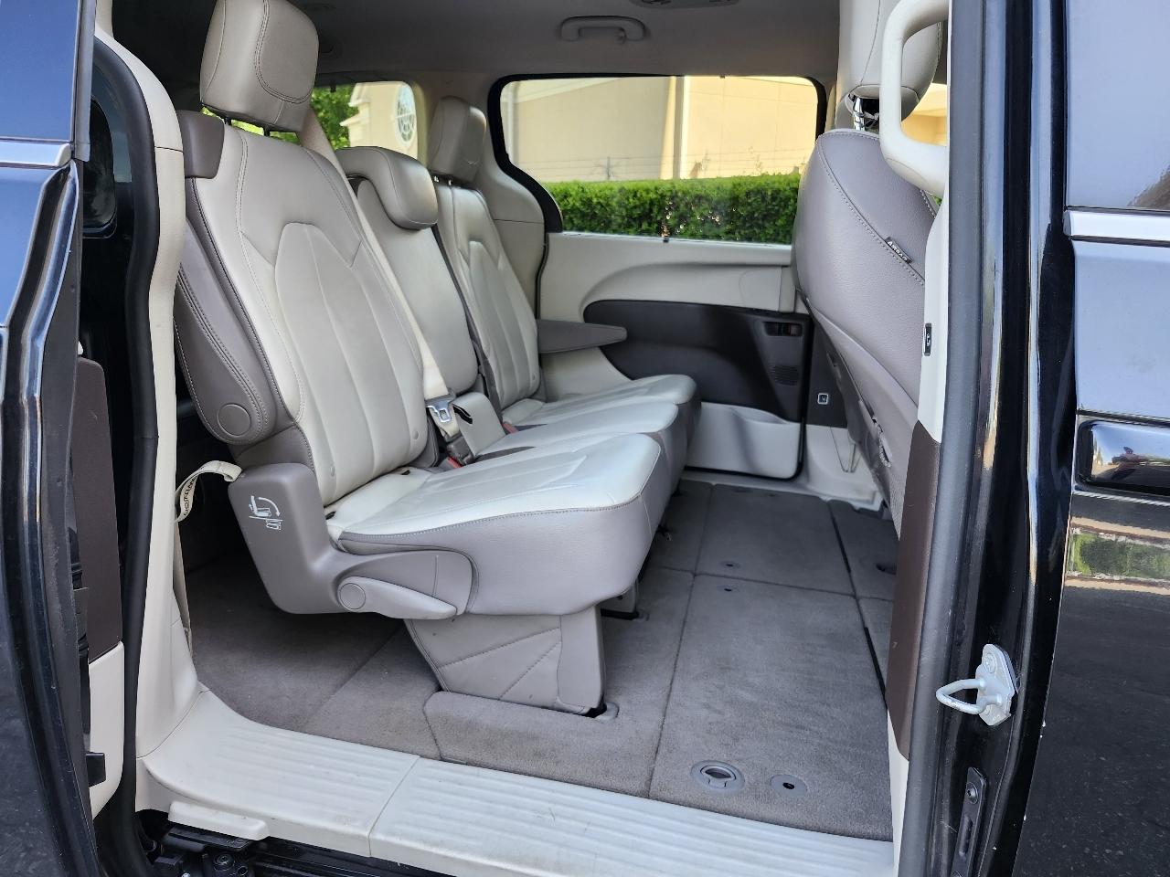 Chrysler Pacifica Touring-L 2017