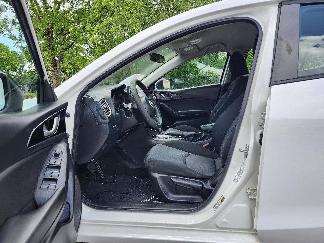 Mazda MAZDA3 i Sport AT 4-Door 2016