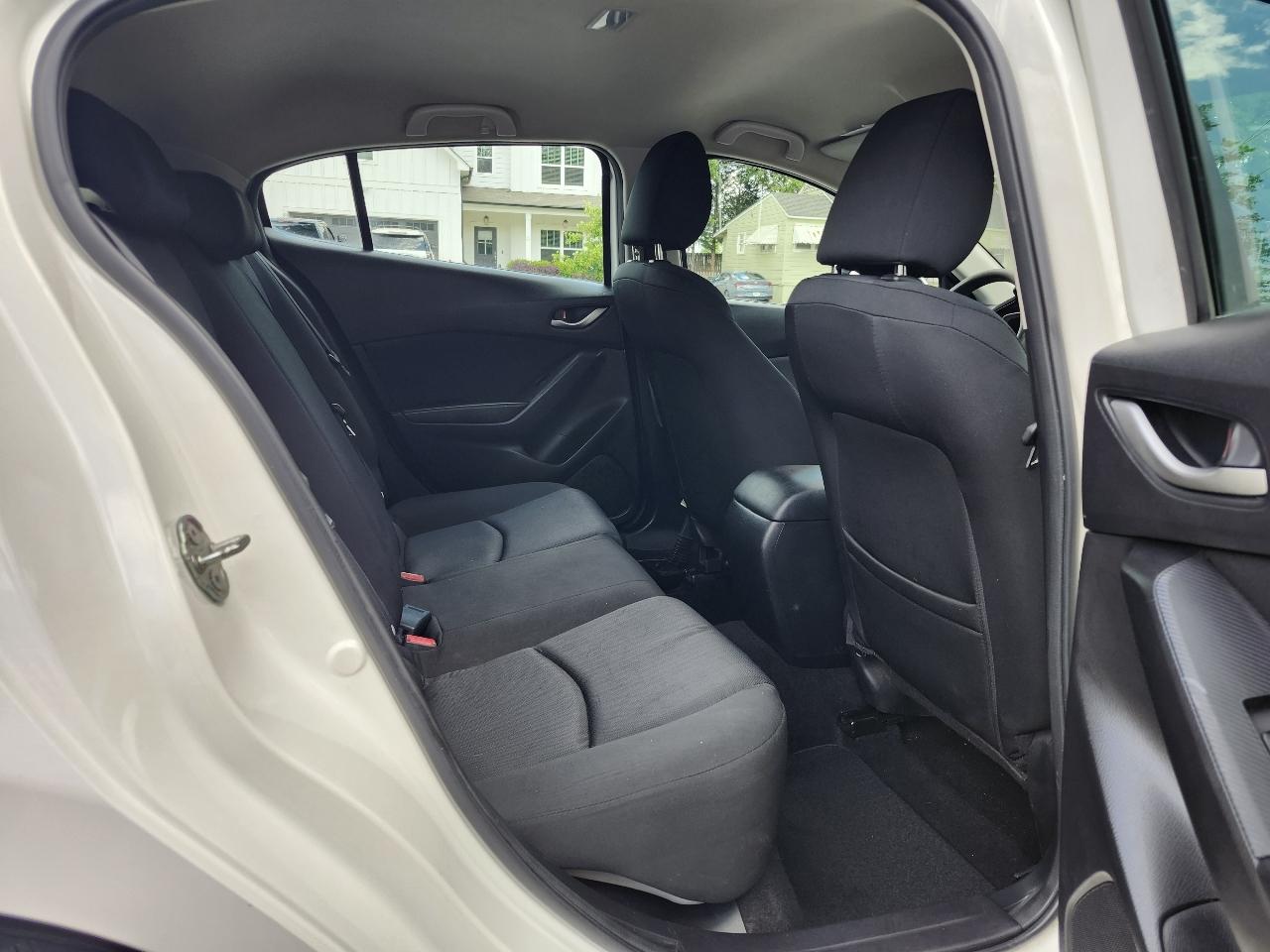 Mazda MAZDA3 i Sport AT 4-Door 2016