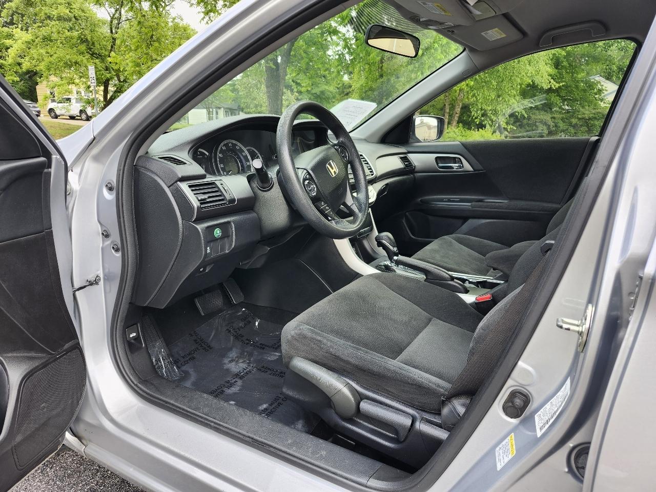 Honda Accord LX Sedan CVT 2013