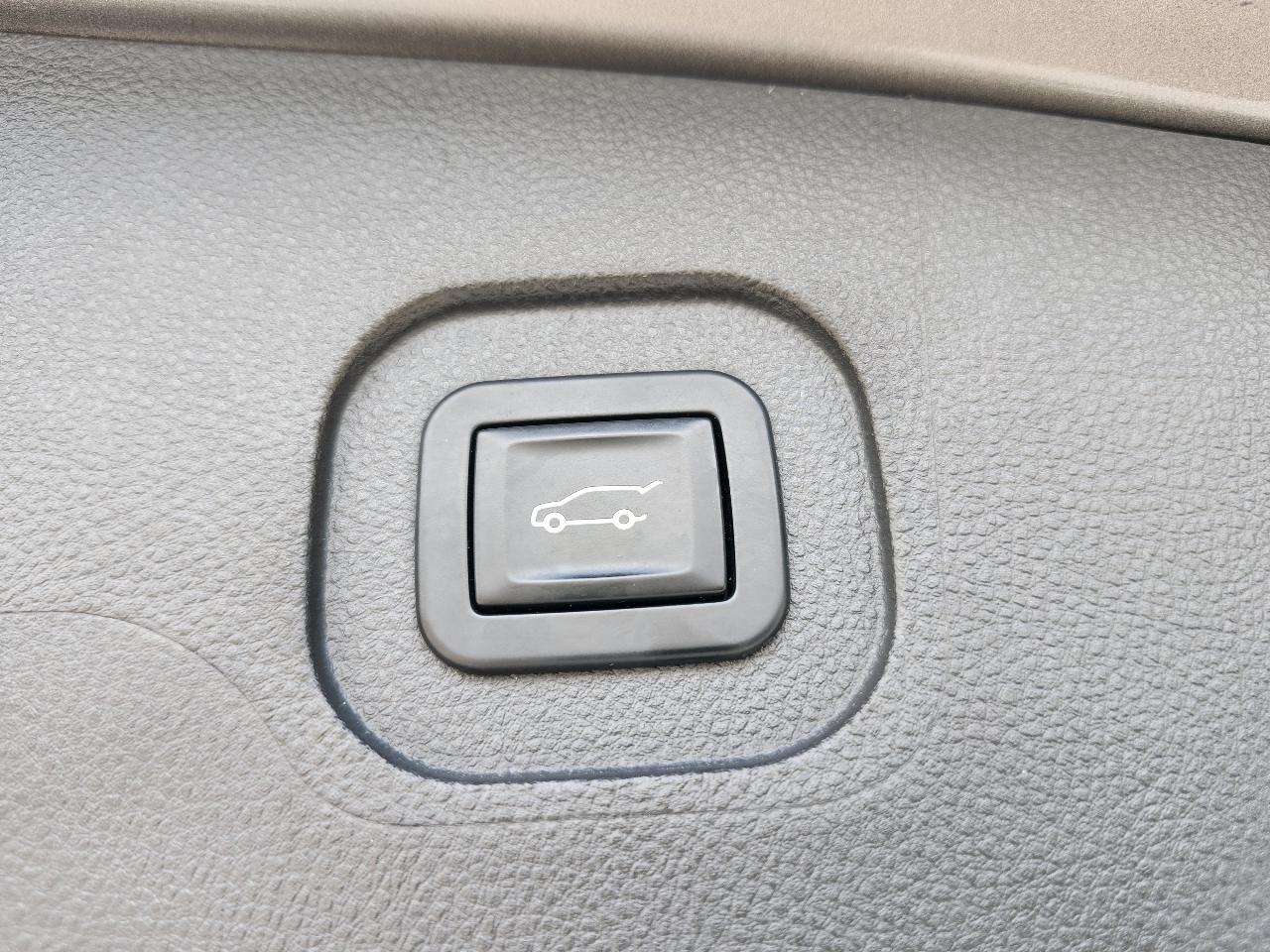 Chevrolet Equinox LTZ 2WD 2012