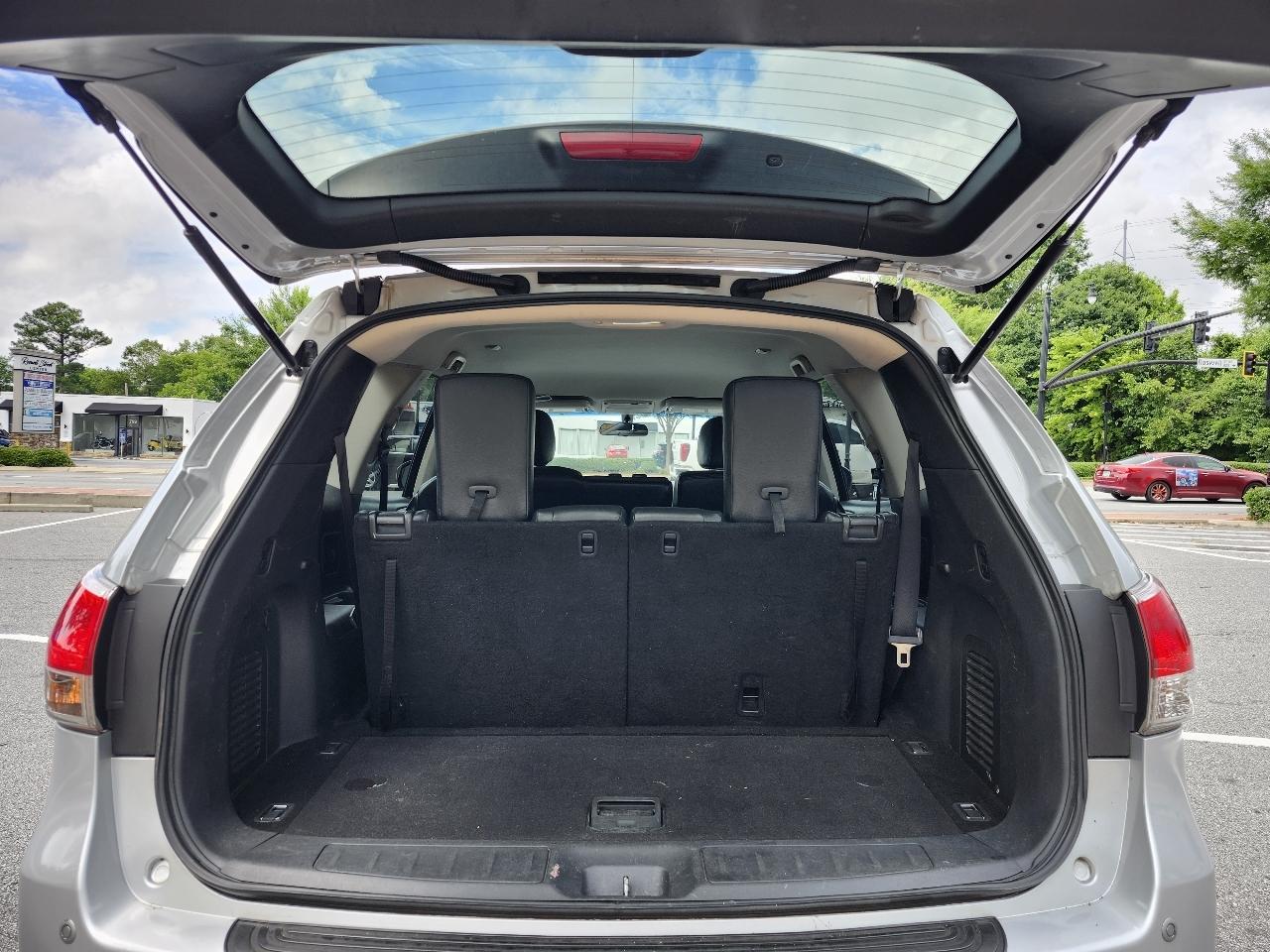 Nissan Pathfinder LE 2WD 2013