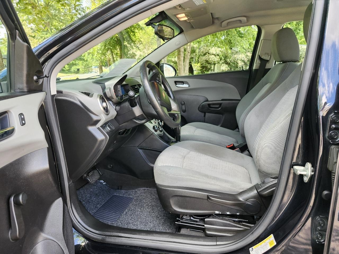 Chevrolet Sonic LS Auto Sedan 2014