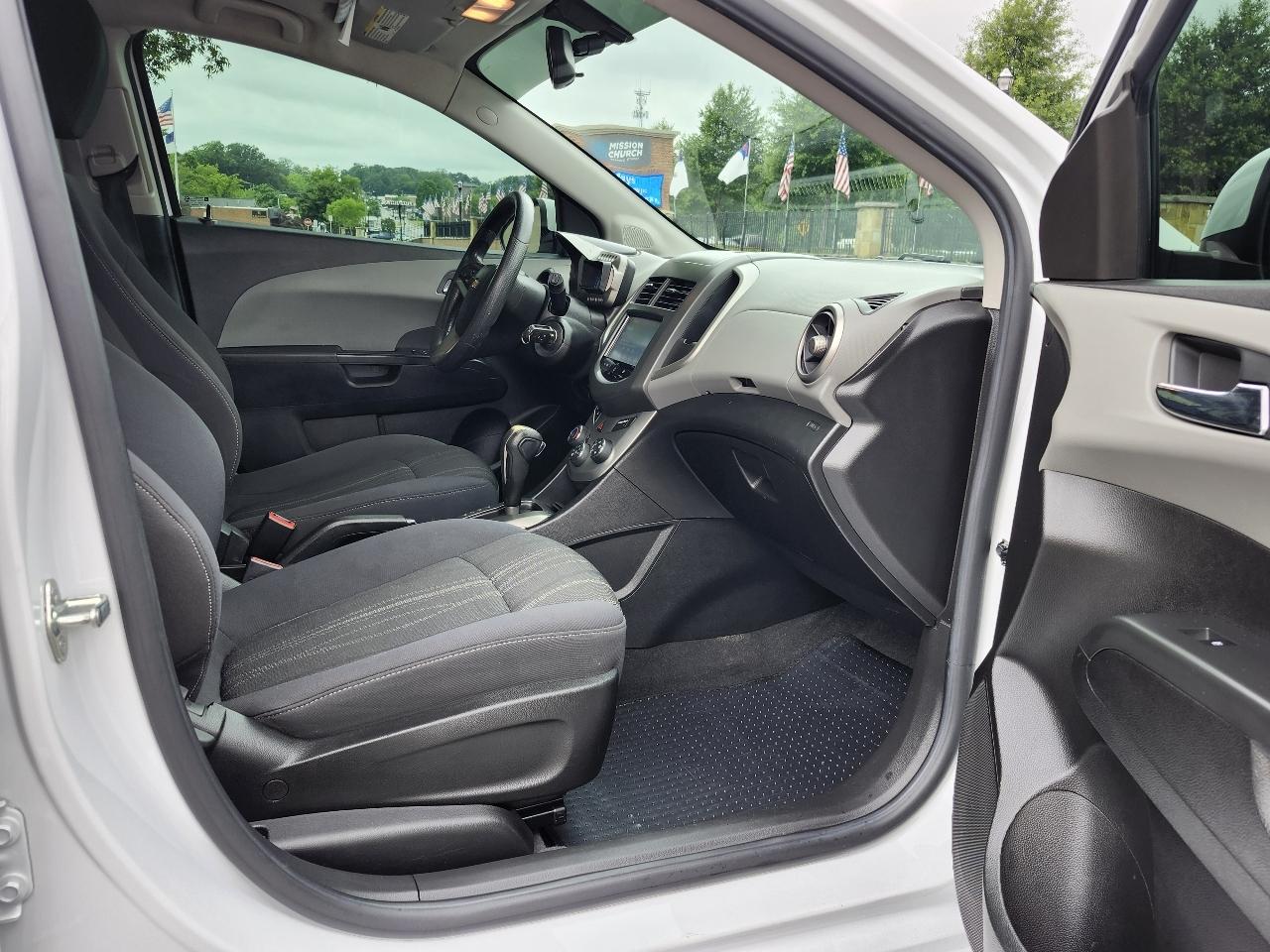 Chevrolet Sonic LT Auto 5-Door 2016