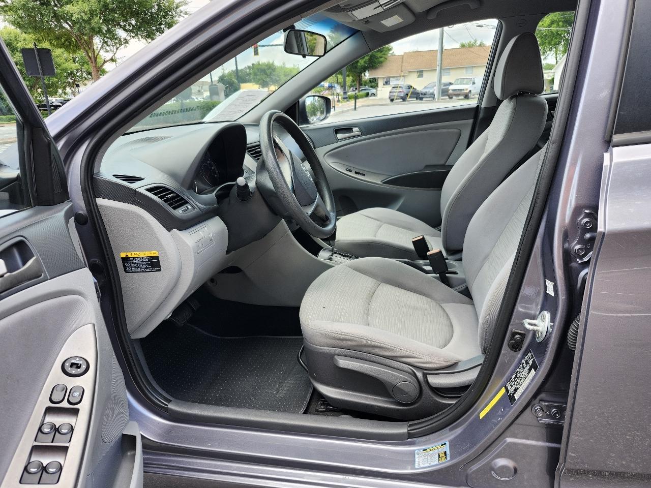 Hyundai Accent SE 4-Door 6A 2016