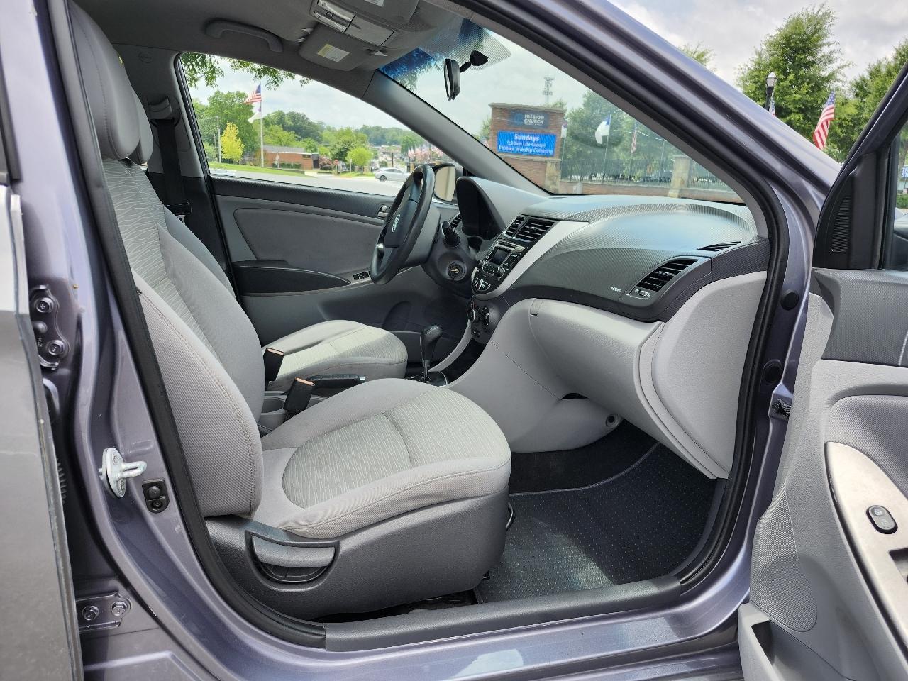 Hyundai Accent SE 4-Door 6A 2016