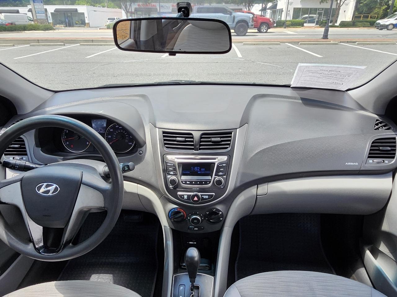 Hyundai Accent SE 4-Door 6A 2016