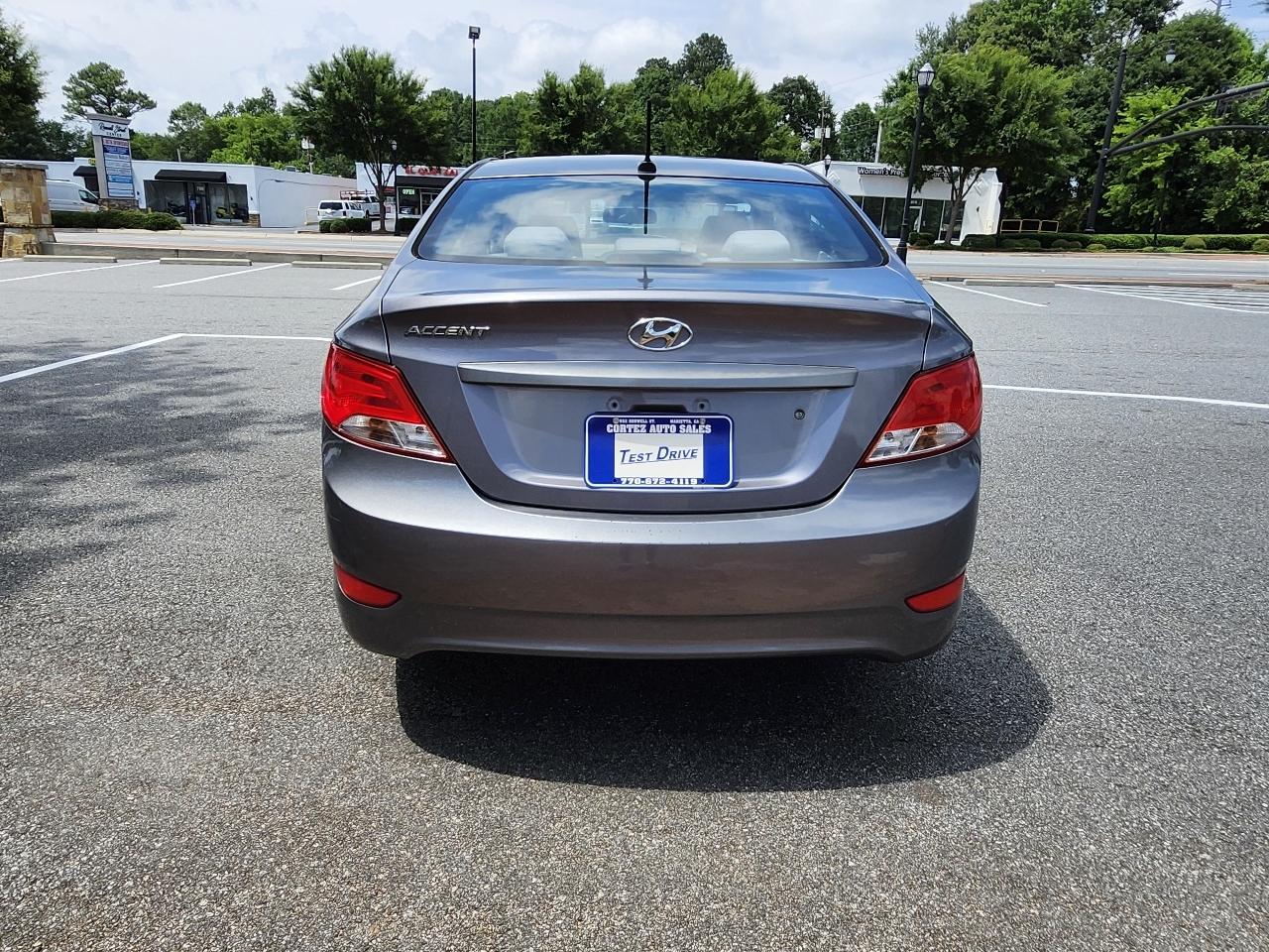 Hyundai Accent SE 4-Door 6A 2016