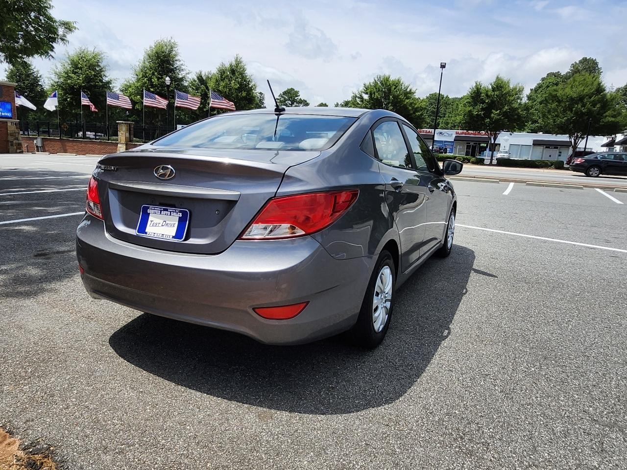 Hyundai Accent SE 4-Door 6A 2016