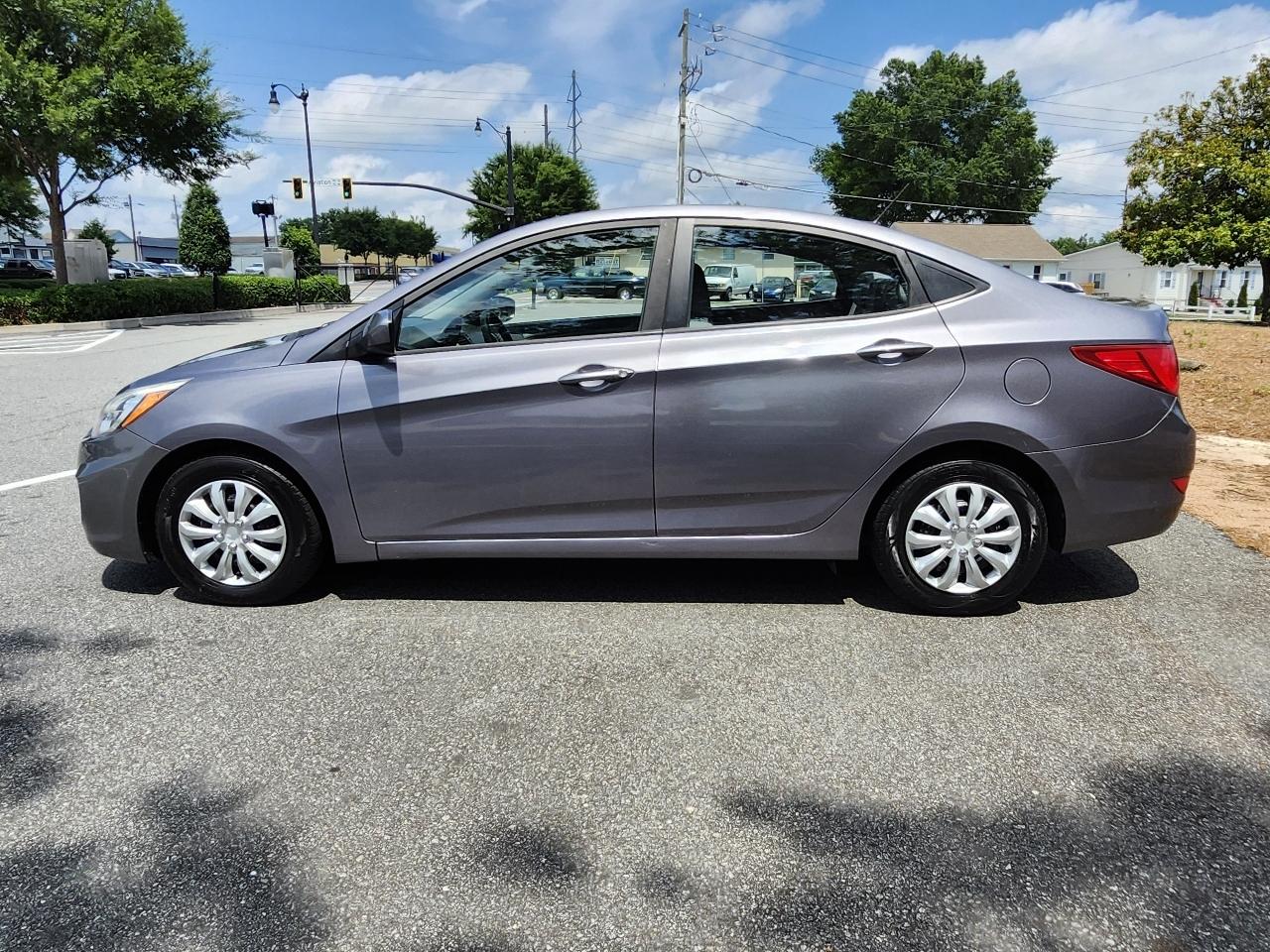 Hyundai Accent SE 4-Door 6A 2016