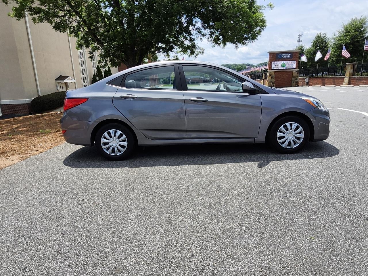 Hyundai Accent SE 4-Door 6A 2016