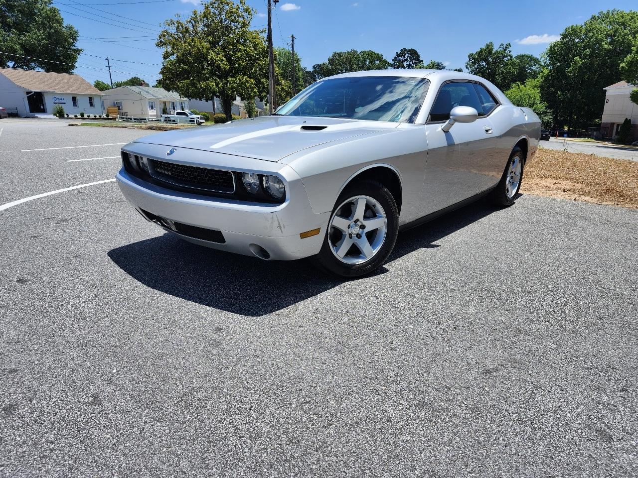 Dodge Challenger SE 2010
