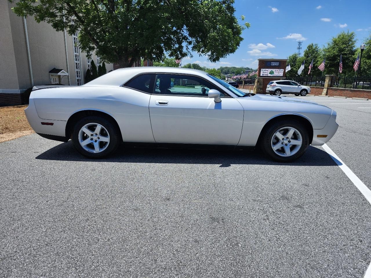 Dodge Challenger SE 2010