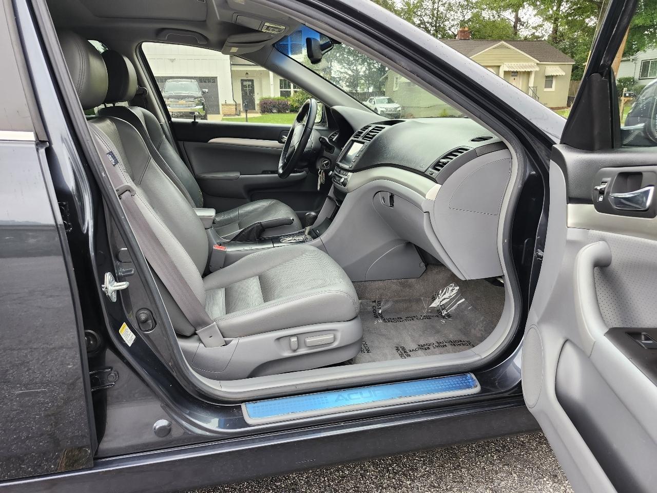 Acura TSX 5-speed AT with Navigation 2007