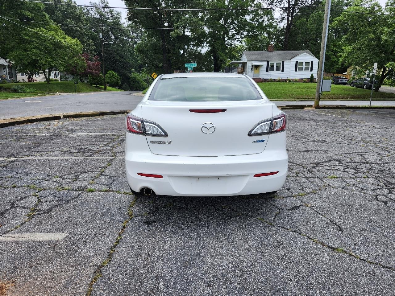 Mazda MAZDA3 i Touring AT 4-Door 2013