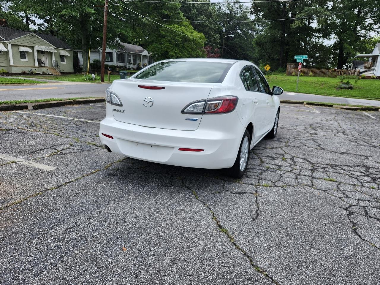 Mazda MAZDA3 i Touring AT 4-Door 2013